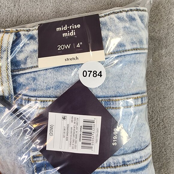 Womens Ava & Viv Blue Denim Shorts Cut Off Acid Wash Mid Rise Plus Size 20W - Picture 9 of 9